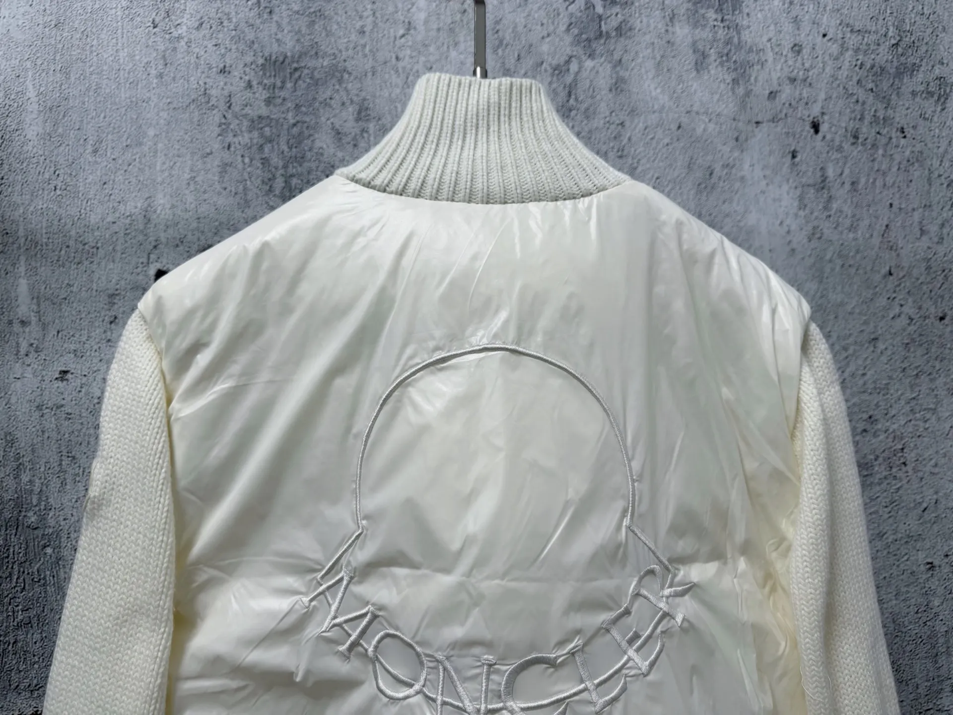 P315 【moner】 ， 、 ， ， ， ， ， ！ ！ ！ ： White Black Size：1 2 3 4